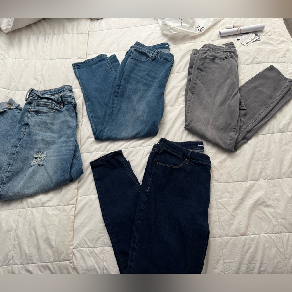 4 pairs of women’s jeans size 14